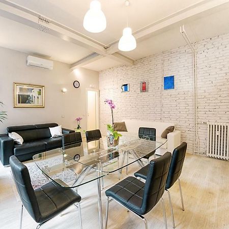 Modern Apartment Near Colosseum ローマ エクステリア 写真