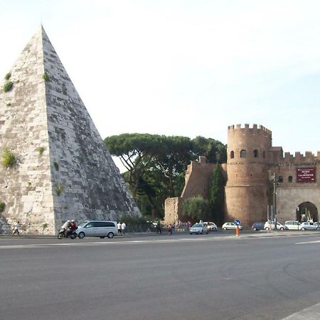 Modern Apartment Near Colosseum ローマ エクステリア 写真