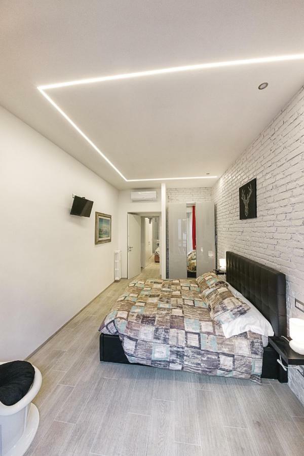 Modern Apartment Near Colosseum ローマ エクステリア 写真