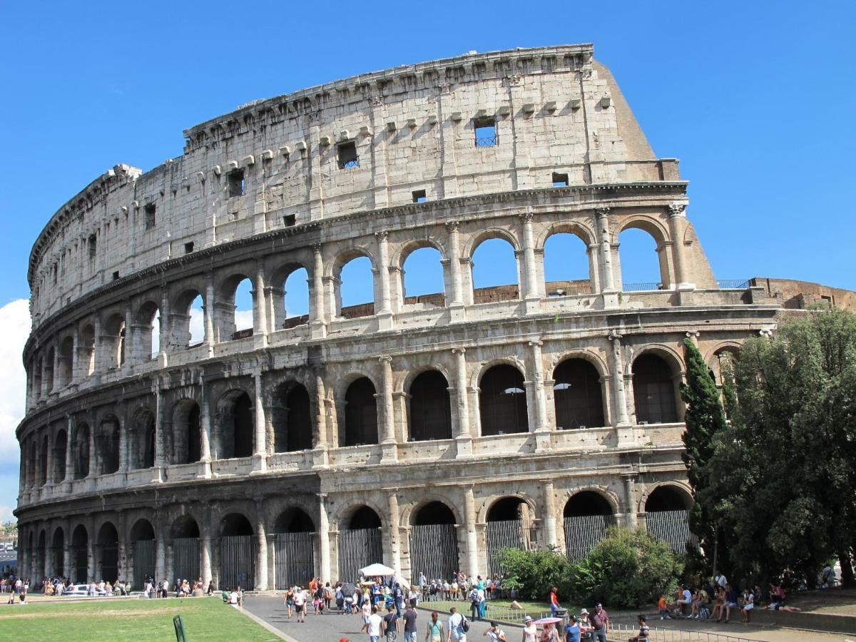 Modern Apartment Near Colosseum ローマ エクステリア 写真